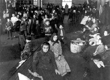 ellis-island-1907.jpg